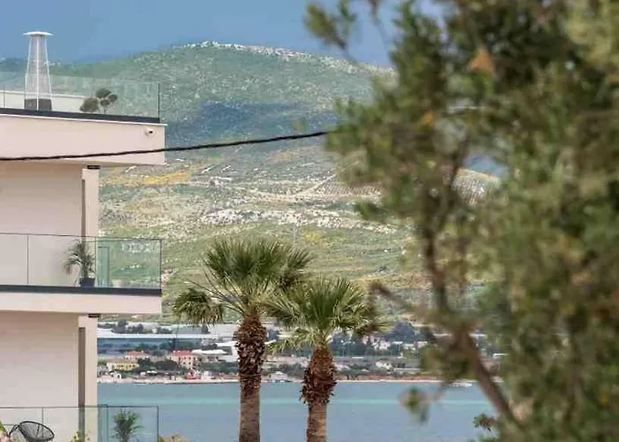 Appartement In Arbanija With Sea View, Terrace, Air Conditioning, Wifi 5139-1