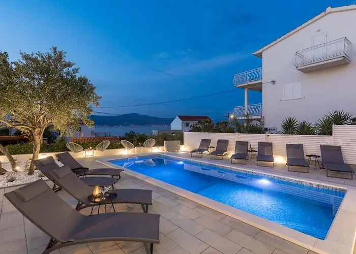 Appartement In Arbanija With Sea View, Terrace, Air Conditioning, Wifi 5139-1 Trogir