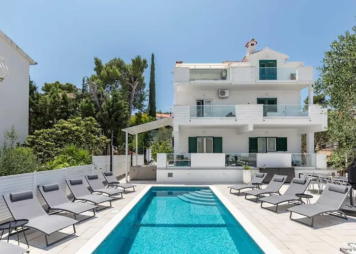 In Arbanija With Sea View, Terrace, Air Conditioning, Wifi 5139-1 *