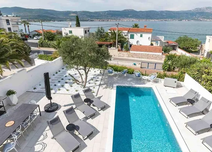 In Arbanija With Sea View, Terrace, Air Conditioning, Wifi 5139-1 Trogir