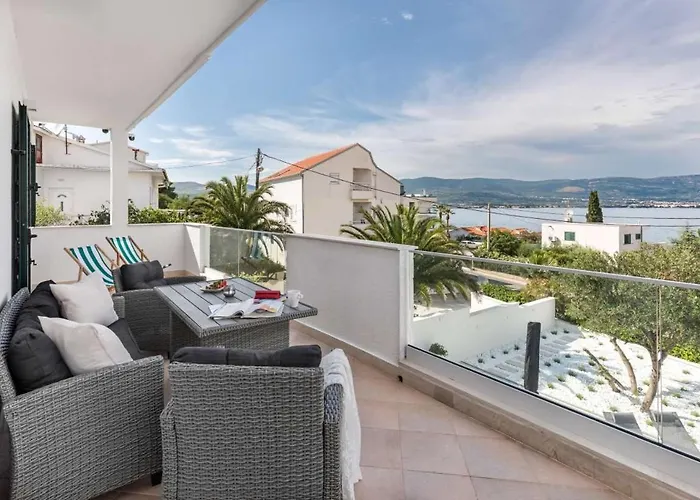 In Arbanija With Sea View, Terrace, Air Conditioning, Wifi 5139-1 Trogir