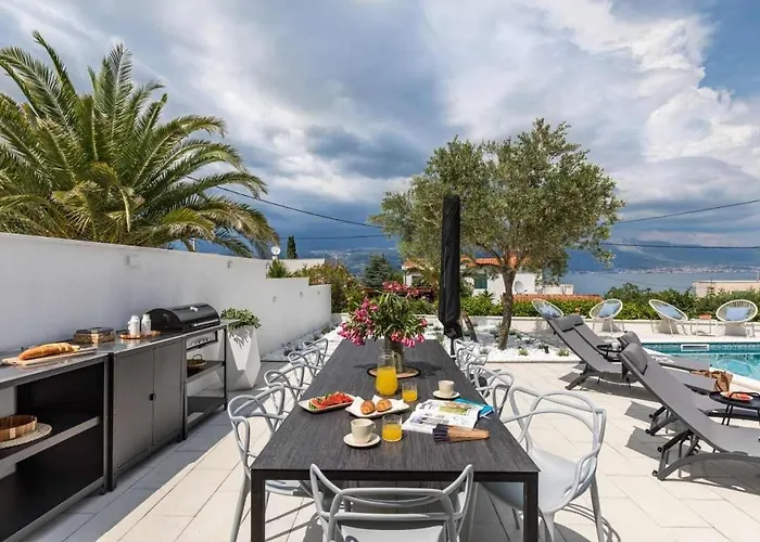 In Arbanija With Sea View, Terrace, Air Conditioning, Wifi 5139-1