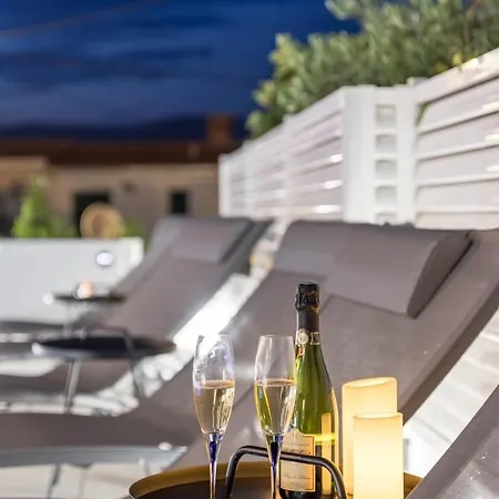 Διαμέρισμα In Arbanija With Sea View, Terrace, Air Conditioning, Wifi 5139-1 Τρογκίρ