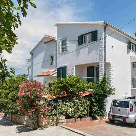 Διαμέρισμα In Arbanija With Sea View, Terrace, Air Conditioning, Wifi 5139-1 Τρογκίρ