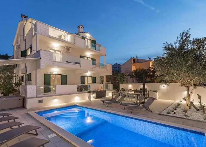 In Arbanija With Sea View, Terrace, Air Conditioning, Wifi 5139-1 公寓