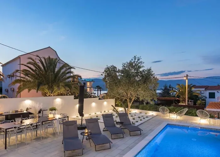 公寓 In Arbanija With Sea View, Terrace, Air Conditioning, Wifi 5139-1