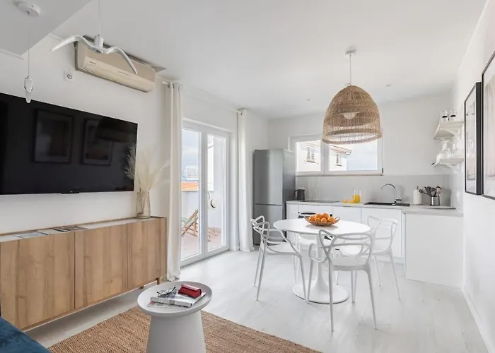 公寓 In Arbanija With Sea View, Terrace, Air Conditioning, Wifi 5139-1 特罗吉尔