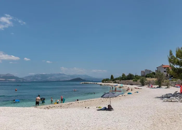 公寓 In Arbanija With Sea View, Terrace, Air Conditioning, Wifi 5139-1 *