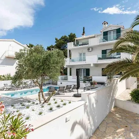 Apartment In Arbanija With Sea View, Terrace, Air Conditioning, Wifi 5139-1