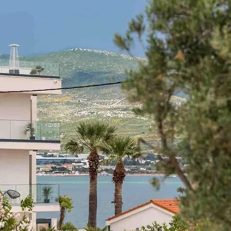 Apartment In Arbanija With Sea View, Terrace, Air Conditioning, Wifi 5139-1