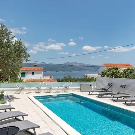 Apartment In Arbanija With Sea View, Terrace, Air Conditioning, Wifi 5139-1 Trogir