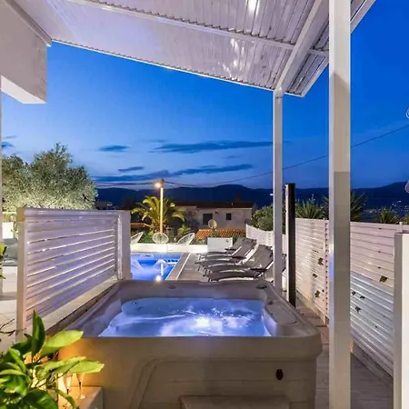 In Arbanija With Sea View, Terrace, Air Conditioning, Wifi 5139-1 Apartment *