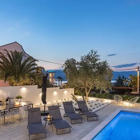 Apartment In Arbanija With Sea View, Terrace, Air Conditioning, Wifi 5139-1