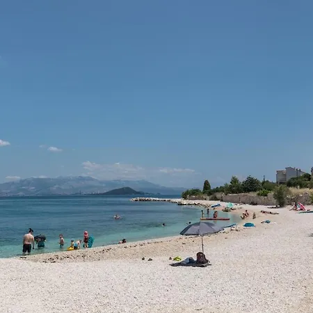 Apartment In Arbanija With Sea View, Terrace, Air Conditioning, Wifi 5139-1 *